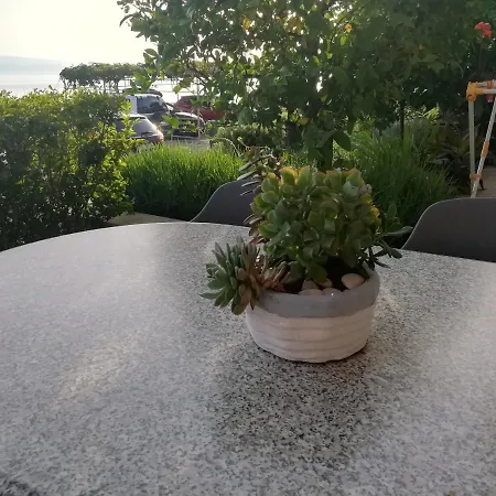 A4+1 - 4 Min Walk To The Beach *